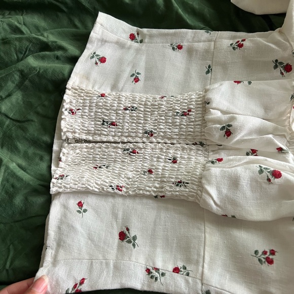 REFORMATION Linen Floral Print Crop Top Size: S | US 4 Smocked, Pinto - Picture 6 of 11